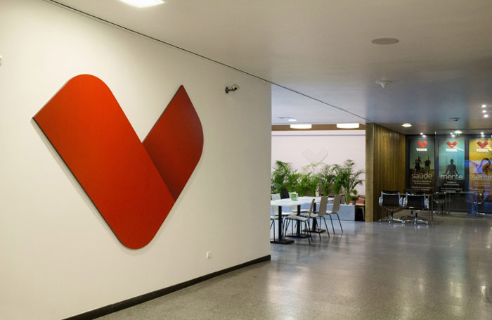 健康俱樂部辦公室茶水區域走廊空間裝修設計效果圖