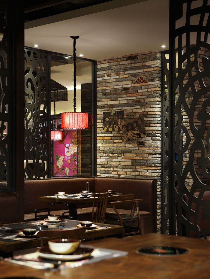 沉穩(wěn)、古樸、自然、寧靜的火鍋店休息區(qū)域方案設(shè)計(jì)效果圖