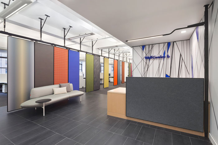 服裝公司辦公室前臺裝修設(shè)計案例效果圖