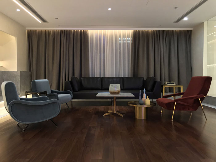 1300平方辦公室洽談區(qū)裝修設(shè)計效果圖