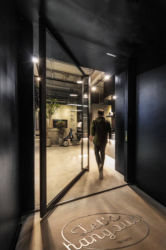 鋼結(jié)構(gòu)舊廠房辦公室進(jìn)門區(qū)裝修設(shè)計效果圖