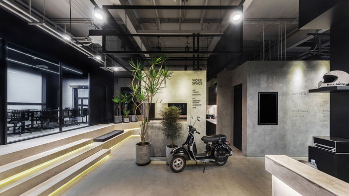 鋼結(jié)構(gòu)舊廠房辦公室進(jìn)門中庭裝修設(shè)計效果圖