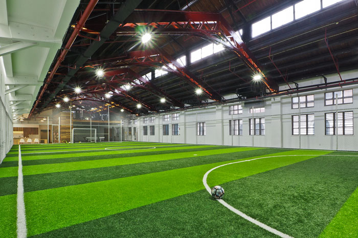 實業投資公司辦公室足球場裝修設計效果圖