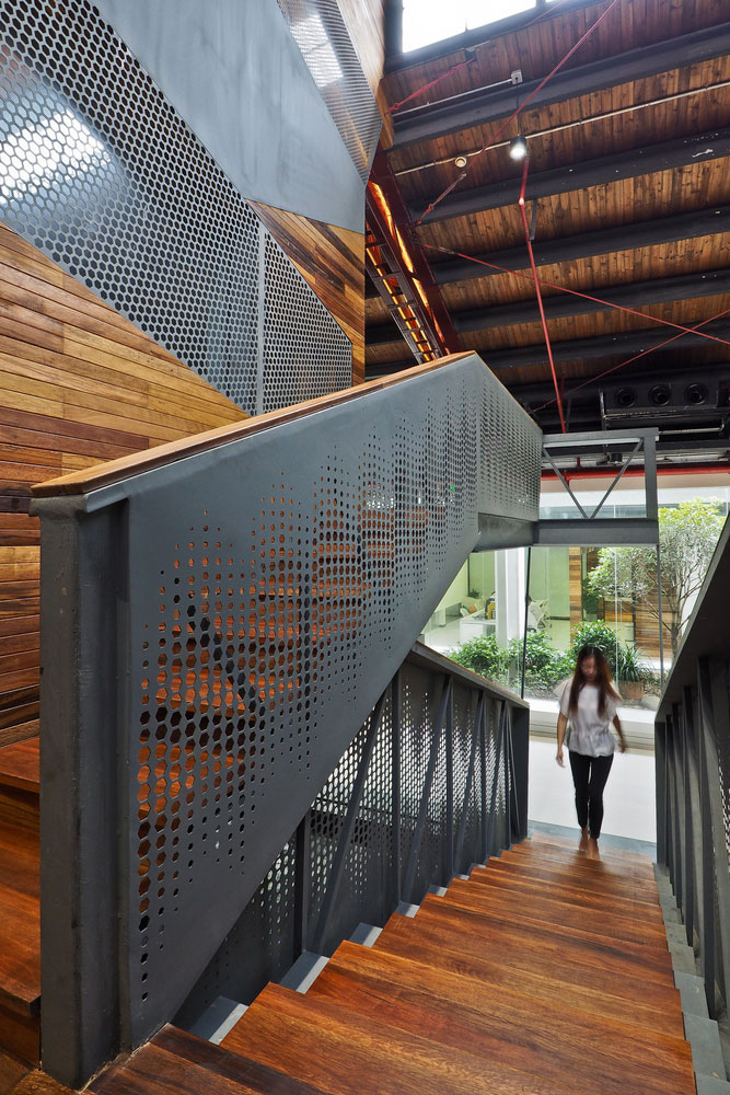 實業投資公司辦公室樓梯裝修設計效果圖