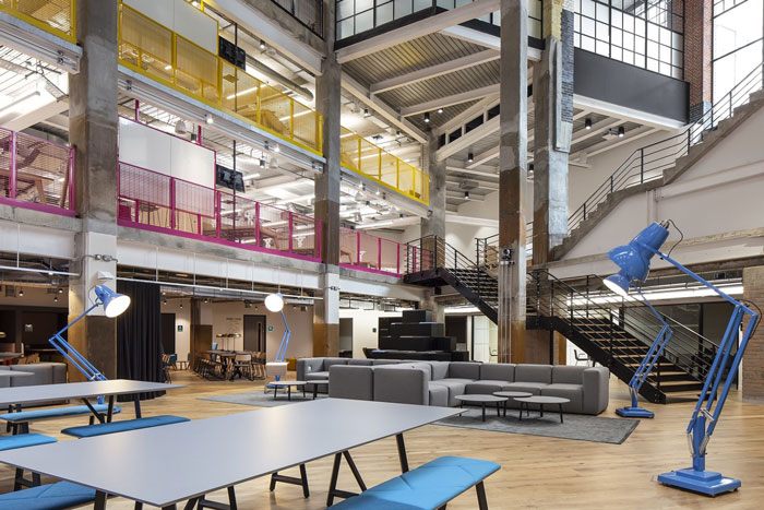 數碼公司總部辦公室開放空間裝修設計效果圖