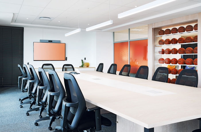 體育用品公司辦公室會議室裝修設(shè)計效果圖