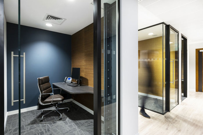 投資管理公司辦公室辦公區裝修設計效果圖