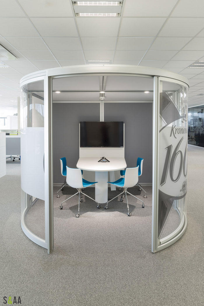 廠房研發中心辦公室洽談區裝修設計效果圖