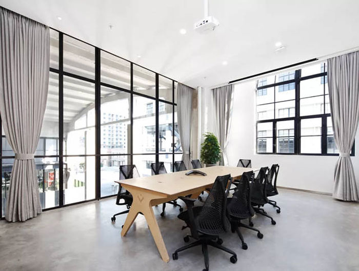 廢舊工廠改造辦公室會議室裝修設計效果圖