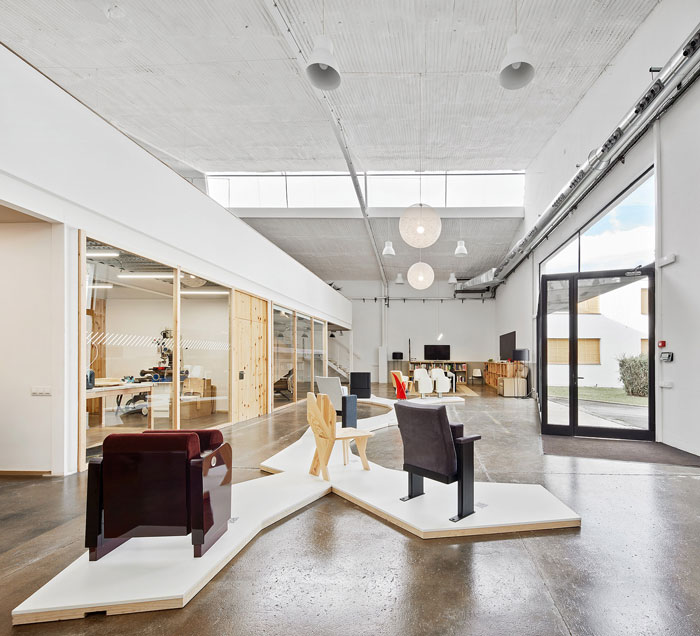 工廠辦公室陳列區裝修效果圖