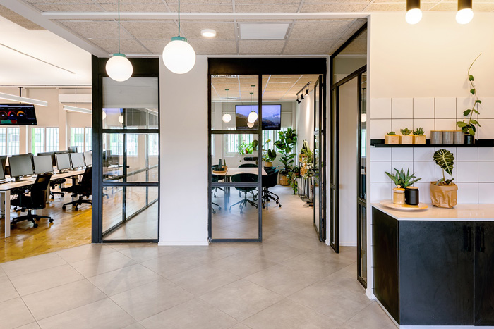 網絡公司辦公室過道裝修設計效果圖