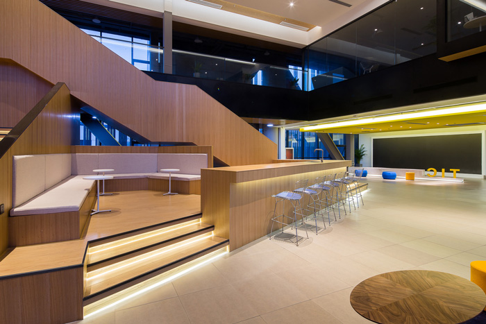 聯合辦公吧臺內部裝修設計效果圖