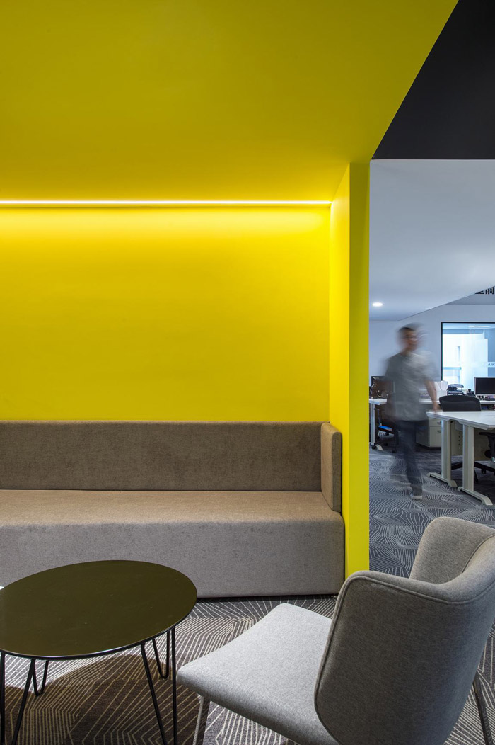 總部辦公樓辦公區裝修設計效果圖